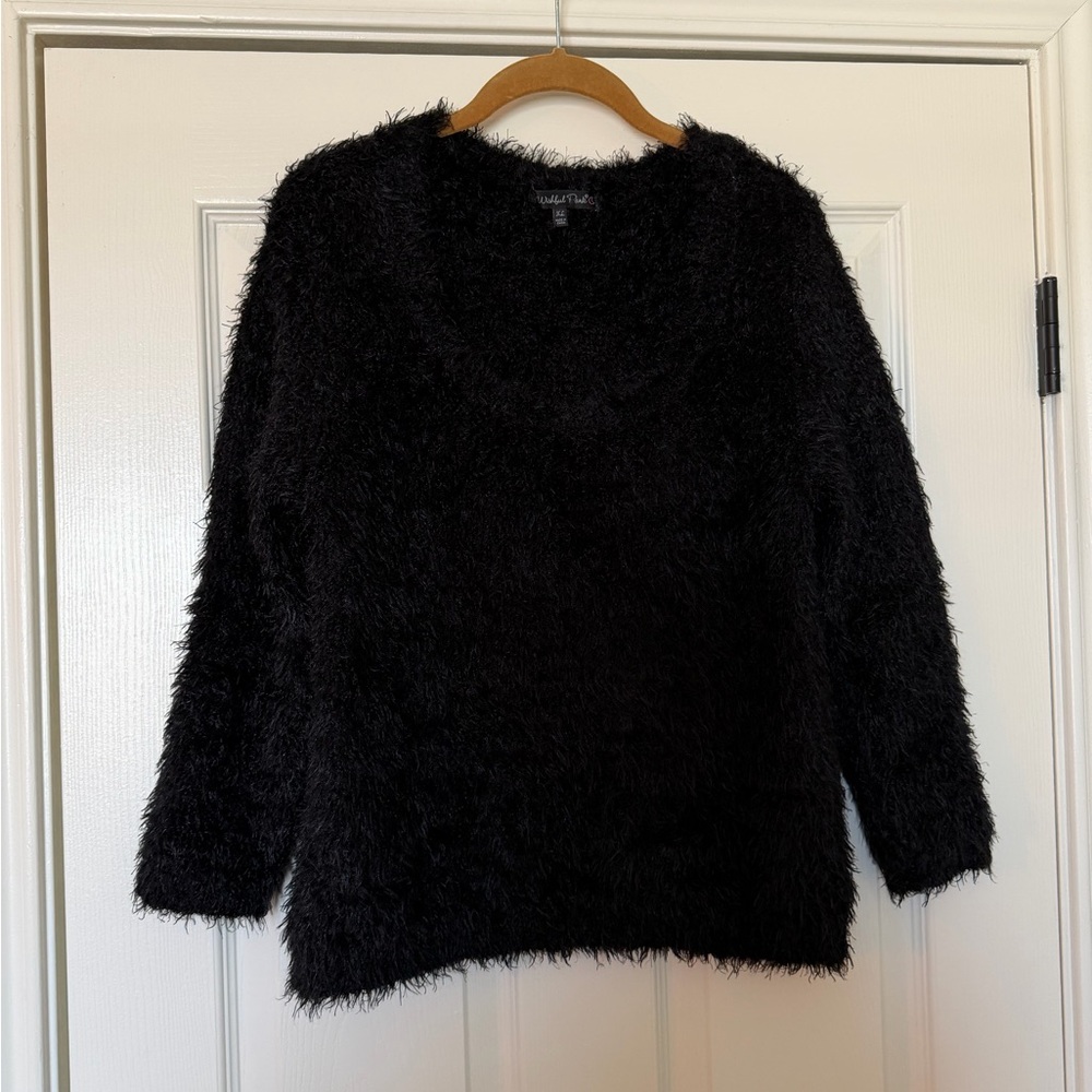 NEW soft and fluffy sweater size L/XL